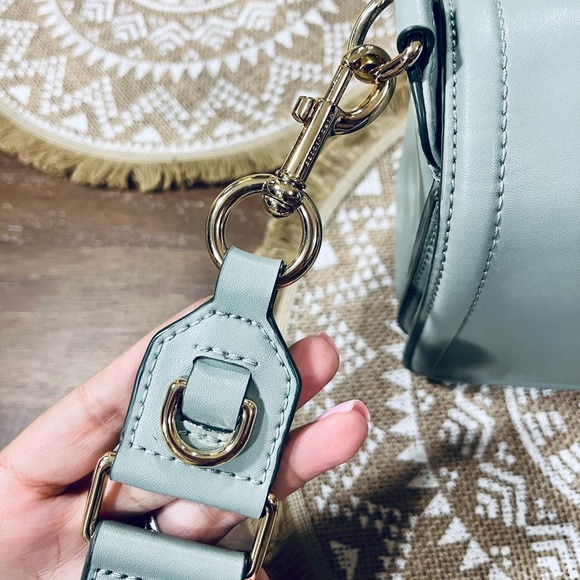 Marc Jacobs Insignia Full Flap Logo Shoulder Bag - Picture 3 of 13